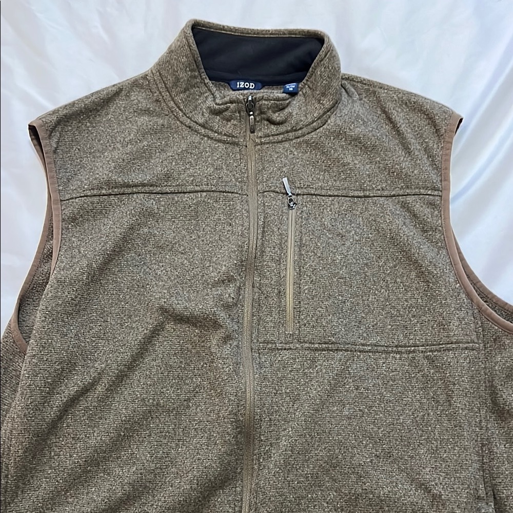 IZOD Men's Brown Sleeveless Jacket